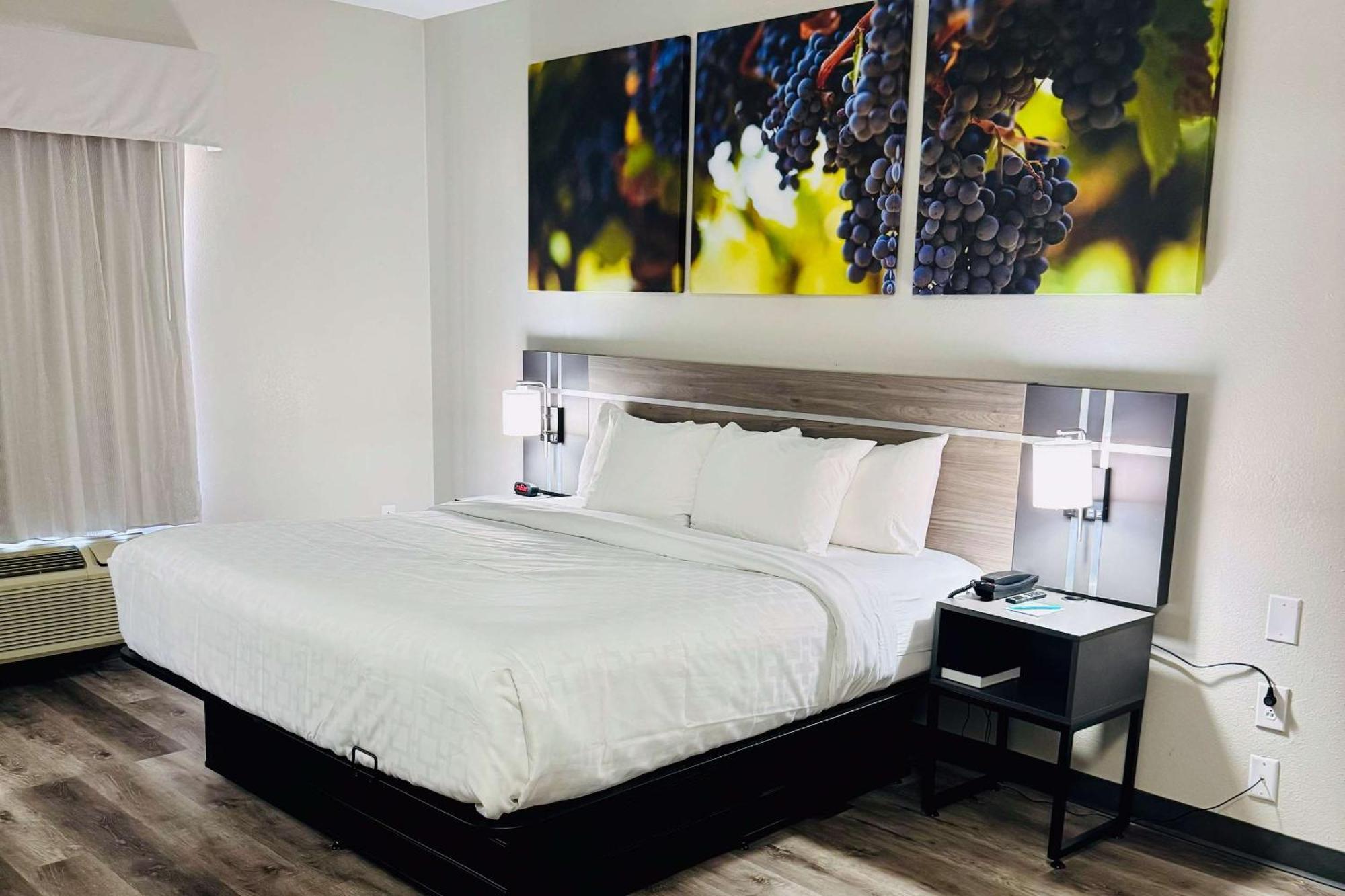 Hotel Clarion Pointe Albemarle Esterno foto