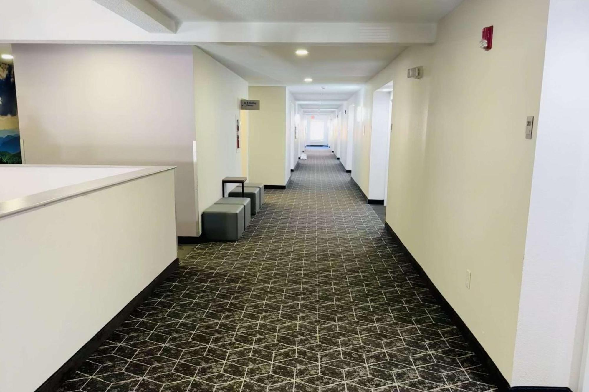 Hotel Clarion Pointe Albemarle Esterno foto