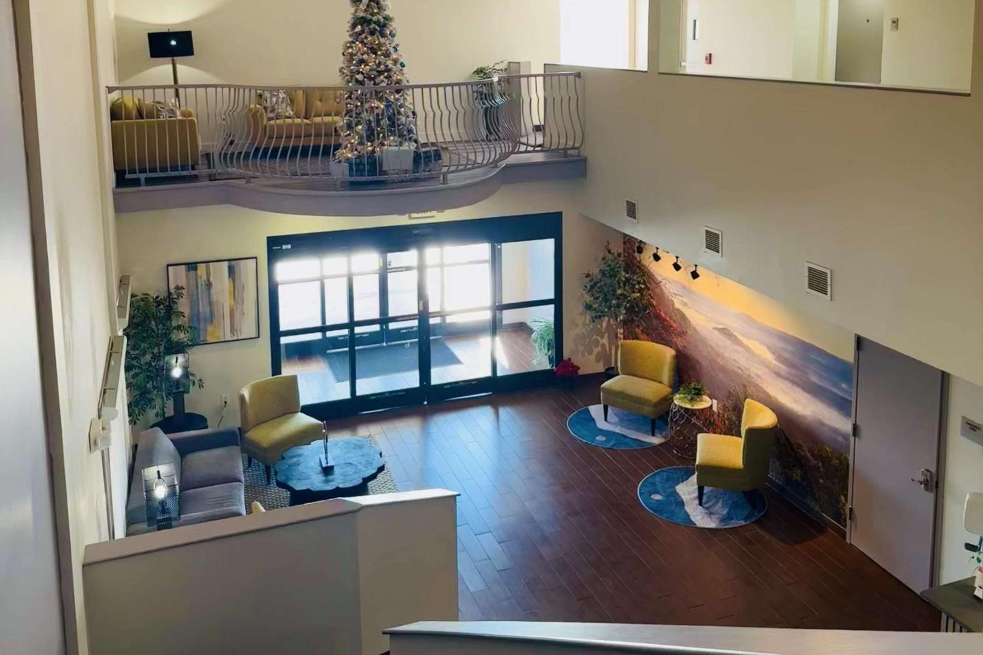 Hotel Clarion Pointe Albemarle Esterno foto