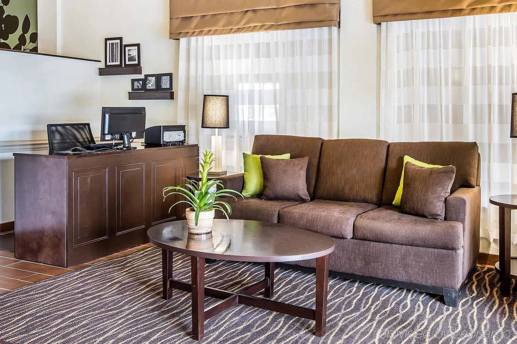 Hotel Clarion Pointe Albemarle Esterno foto