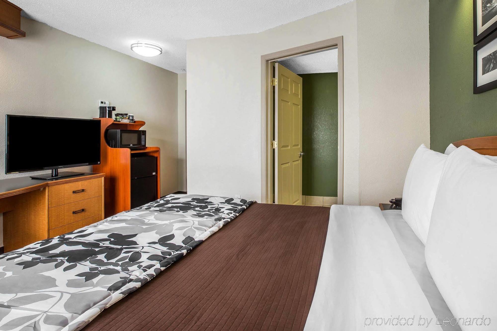 Hotel Clarion Pointe Albemarle Esterno foto