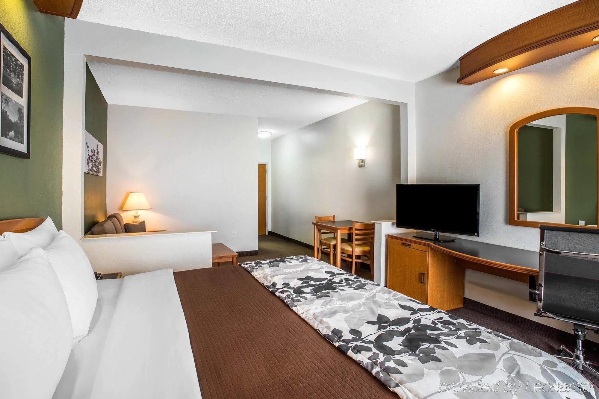 Hotel Clarion Pointe Albemarle Esterno foto