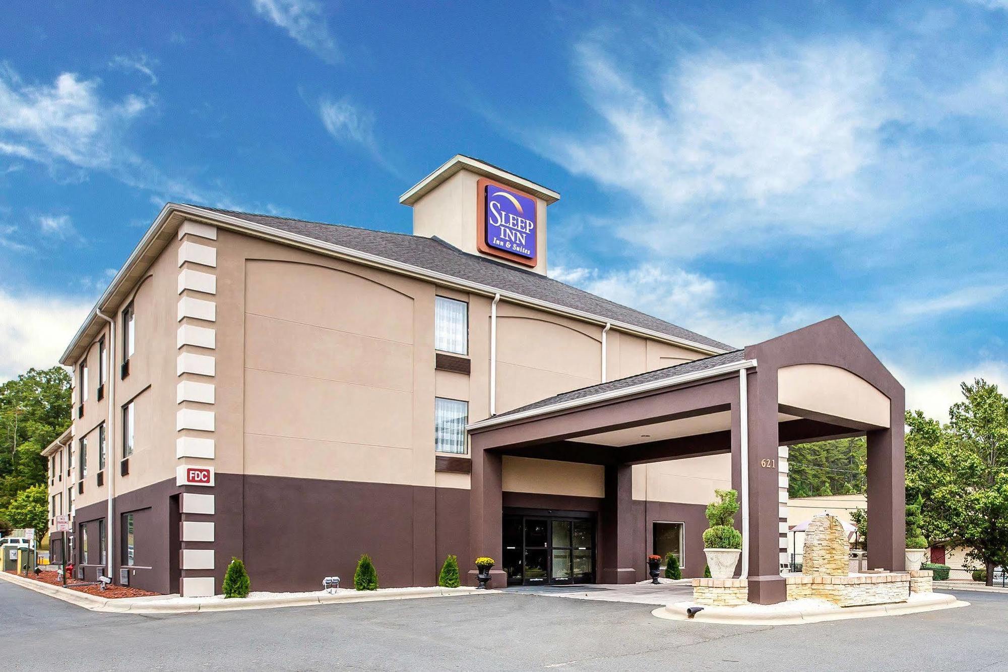 Hotel Clarion Pointe Albemarle Esterno foto